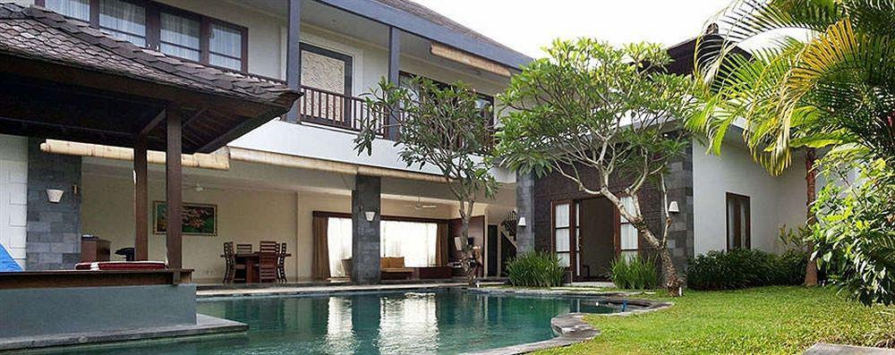 Villa Fanisa Kuta  Ngoại thất bức ảnh